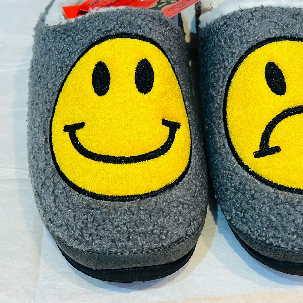 Unisex DEER STAGS Faux Shearling Emoji Design Slippers Size 9 New In Box